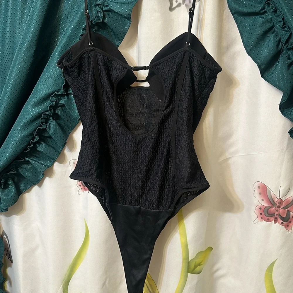 Zara Lace Bodysuit - Picture 6 of 8